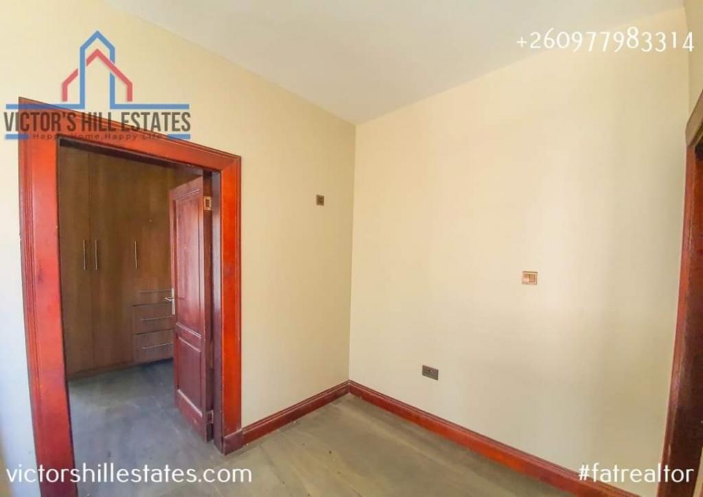 3 BED HIGH END FURNISHED HOUSE FOR RENT IN ROMA PARK High end